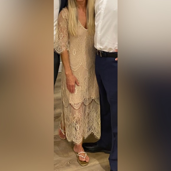 Grace Loves Lace Maxi - Picture 3 of 4